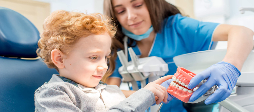 دندانپزشک کودک خوش اخلاق