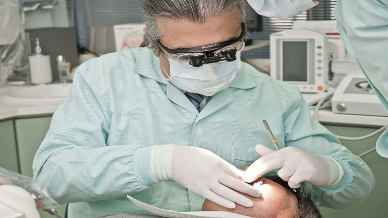 متخصص دندانپزشکی