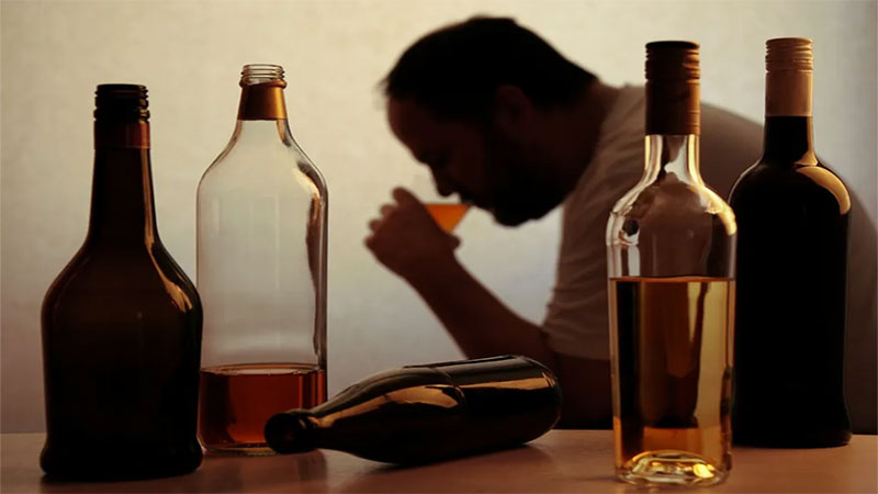 مصرف بیش از حد الکل